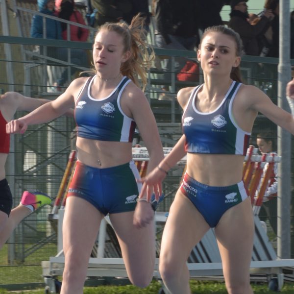 TVL 9989 600x600 - ALLIEVE A ... TUTTA!!!