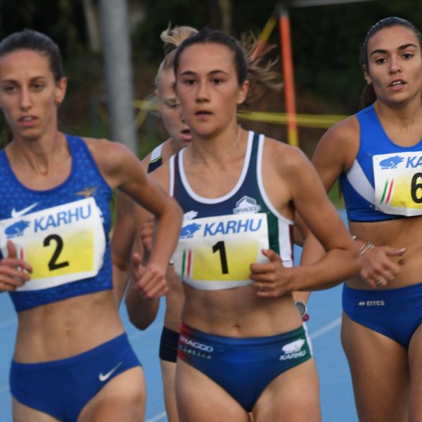 25A 2882 600x600 - LUDOVICA: GRAN RECORD SOCIALE
