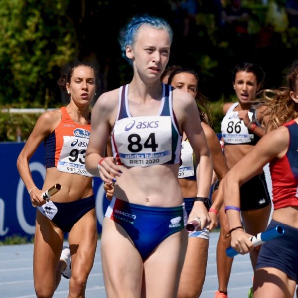 RIE 1799 2 600x600 - LE CAPITANE: BREANNA SELLEY