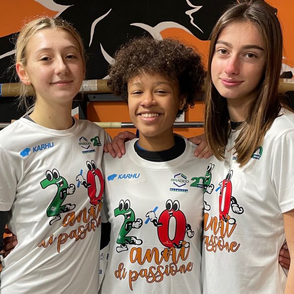 estrada 600x600 - NEW ENTRY: LE RAGAZZE DELL'ESTRADA!