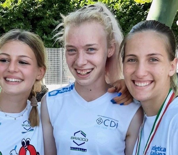 PHOTO 2021 07 11 12 27 09 2 2 600x522 - TRE RAGAZZE D'ORO!