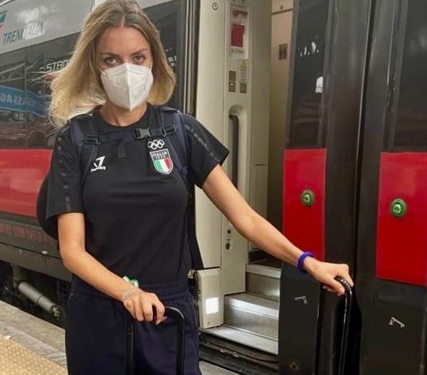image 1 600x528 - TOKYO: FORZA VALENTINA!