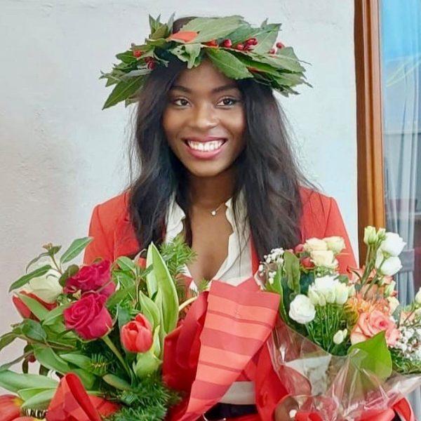EC545B74 26EC 4F9E BD82 6E2FF1DA4C61 600x600 - DANIELLE DOTTORESSA!