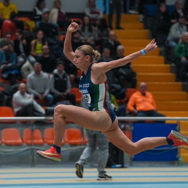 250223 171643fg04840 600x600 - ERIKA E LUDOVICA TRICOLORI!